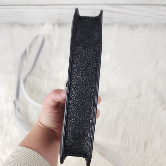 Coach Black Noa Pop Up Messenger - Picture 13 of 15